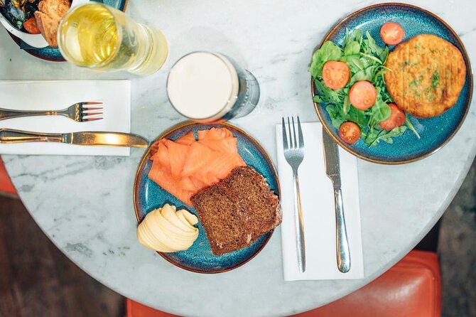 Dublin Traditional Irish 3 Course Meal Walking Tour with Local - Why the guide matters so much