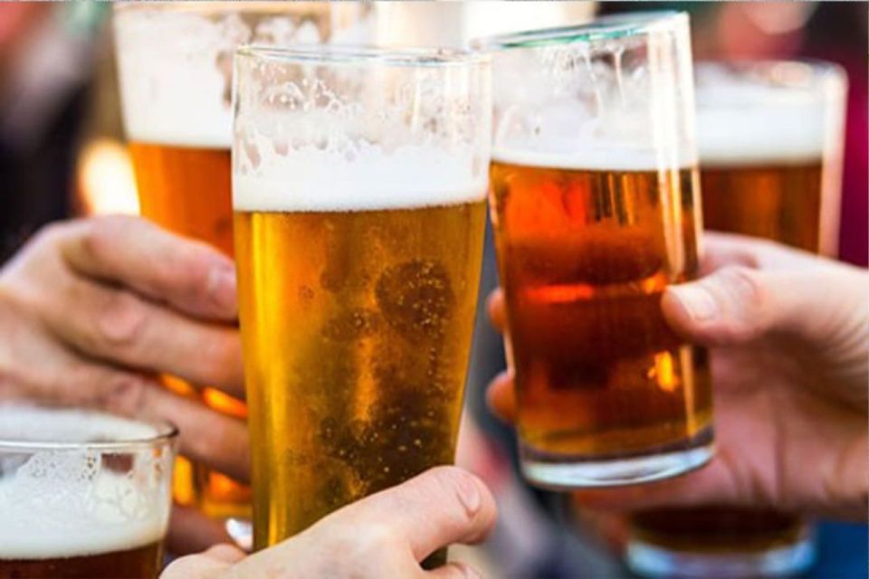 Dublin: Traditional Pubs Walking Tour with Local Guide - Four pubs, four chances to see Dublin differently