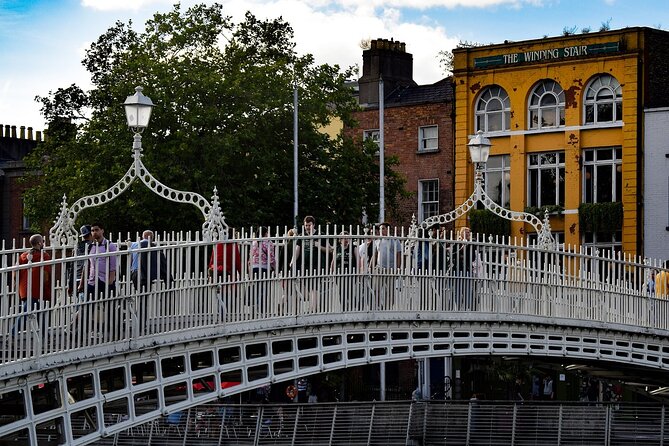 Dublin Walking Tour: Explore Top Sights & Hidden Gems - What the guide adds to the walk