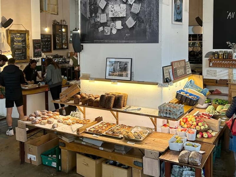 Dublin: Walking Tour for Foodies with Tastings - A social outing for solo visitors and curious locals