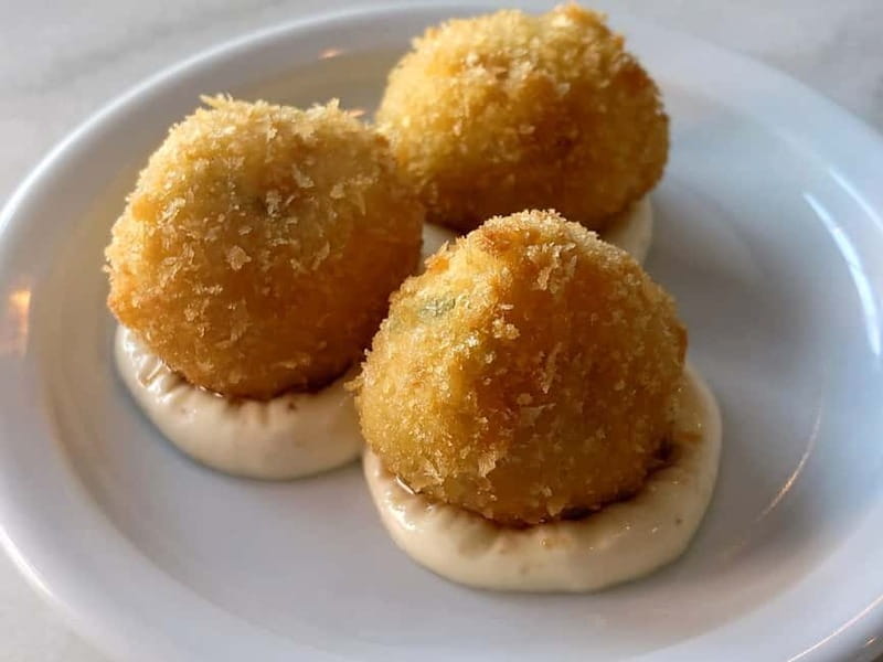 Dublin: Walking Tour for Foodies with Tastings - What the food stops are likely to be like