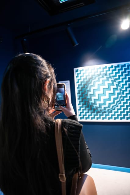 Dublin: World of Illusion Entry Ticket - Rooms built for unusual photographs