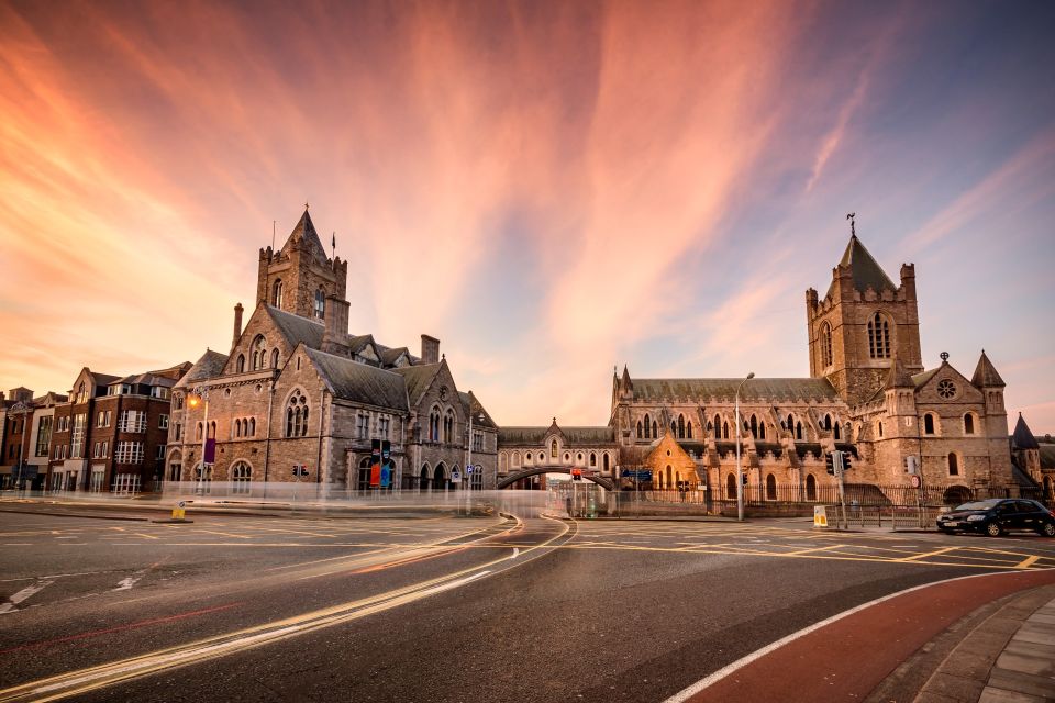 Eco Bike Tour of Dublin City Top Attractions and Nature - Starting on Capel Street and entering old Dublin