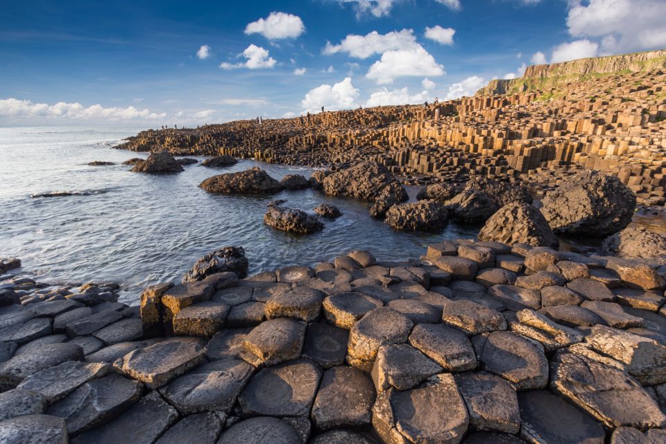 From Dublin: 3-Day Discover Northern Ireland Tour - What the minicoach and guide format feel like