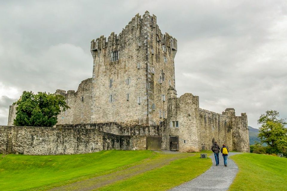 From Dublin: Galway and Kerry 3-Day Budget Tour - Guides, transport, and group feel