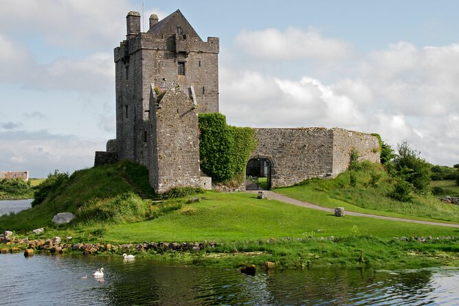 Full-Day Private Tour in West Coast of Ireland - One big west coast day from Dublin