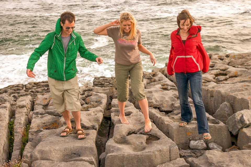 Galway, Cliffs of Moher & Connemara: 2-Day Combo Tour - Glengowla Farm or Cong village