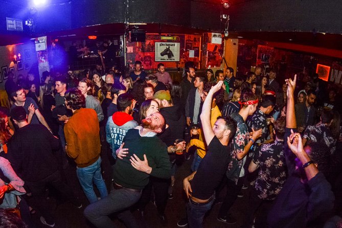 Generation Pub Crawl Dublin - Temple Bar brings the first taste of Dublin nightlife