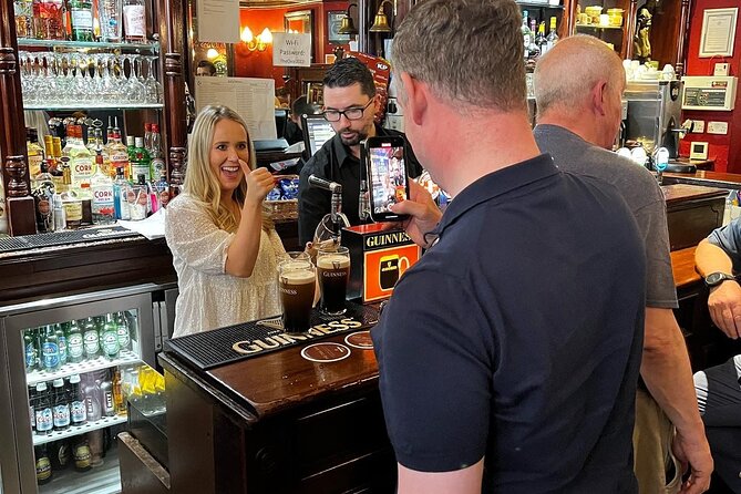 Guinness Storehouse: Entry ticket + Perfect Pint Pub Tour - How the private format changes the afternoon