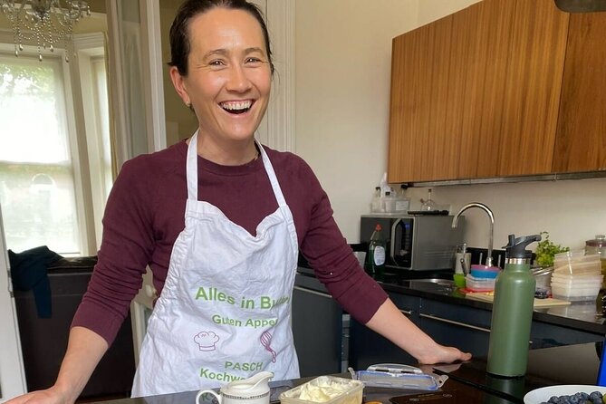Irish Baking Class: Granny's Apple Cake, Traditional Scones - What happens while the bake is in the oven