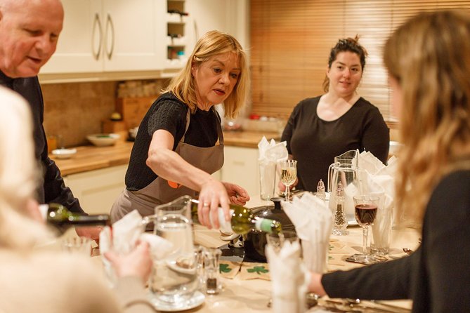 Irish Craic & Cuisine: Cooking Class & Dinner in Central Dublin - Who should book this evening?