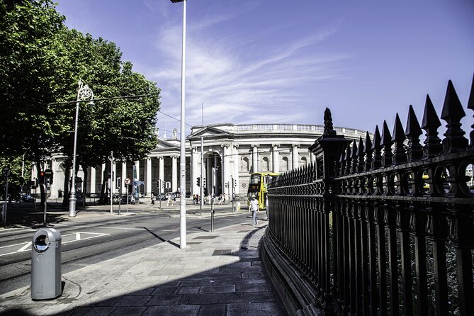 Legends, Ghosts and Ghouls Walking Tour Dublin - Merrion Square and Maud Gonne’s dark rituals