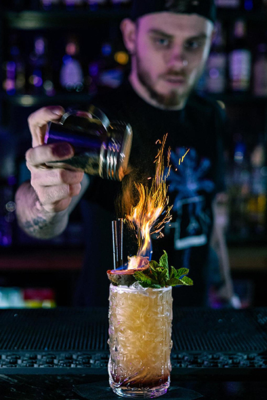 Premium Cocktail Class - The optional 40 Foot Drop cocktail