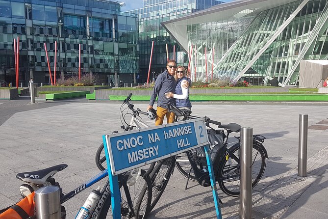 Private Dublin Historical and Heritage Tour by Bike - River paths, War Memorial Gardens, and Chapelizod
