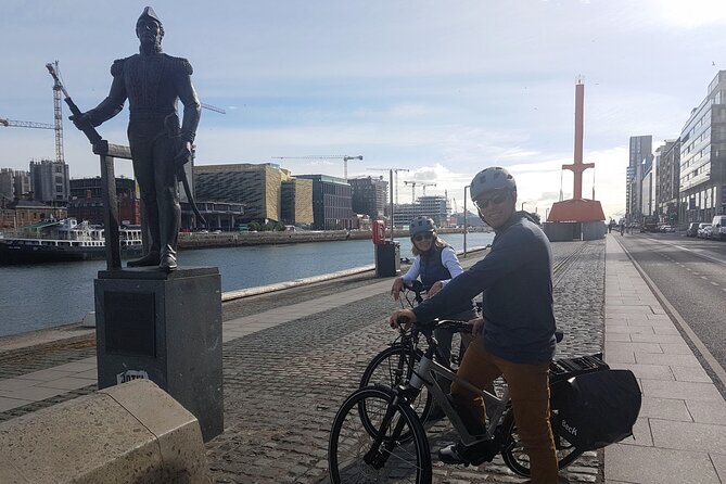 Private Dublin Historical and Heritage Tour by Bike - What the private guide adds