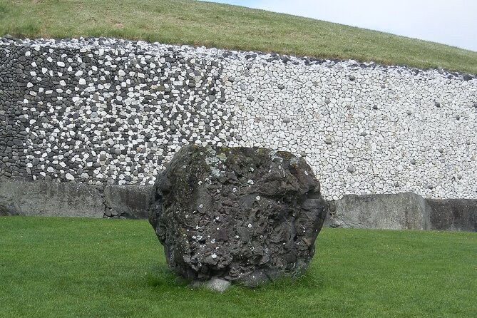 Private Luxury Tour of Newgrange and The Hill of Tara - Four Knocks offers a smaller tomb experience