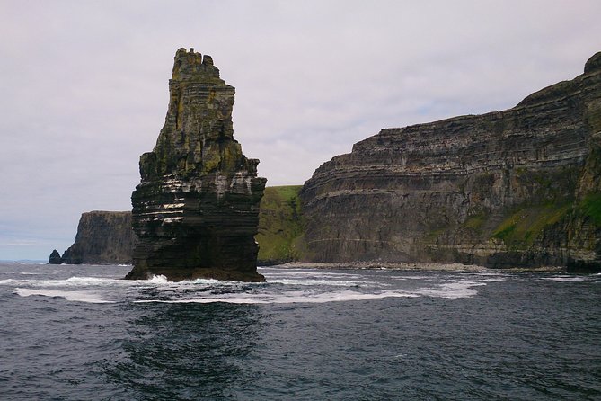 Private tour to the Cliffs of Moher guided in Spanish - What the private vehicle changes