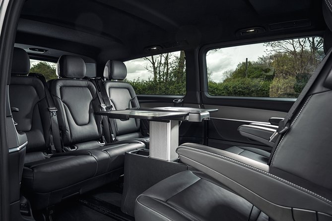 Private Transfer: Dublin Airport DUB to Dublin by Luxury Van - Your first moments at Dublin Airport