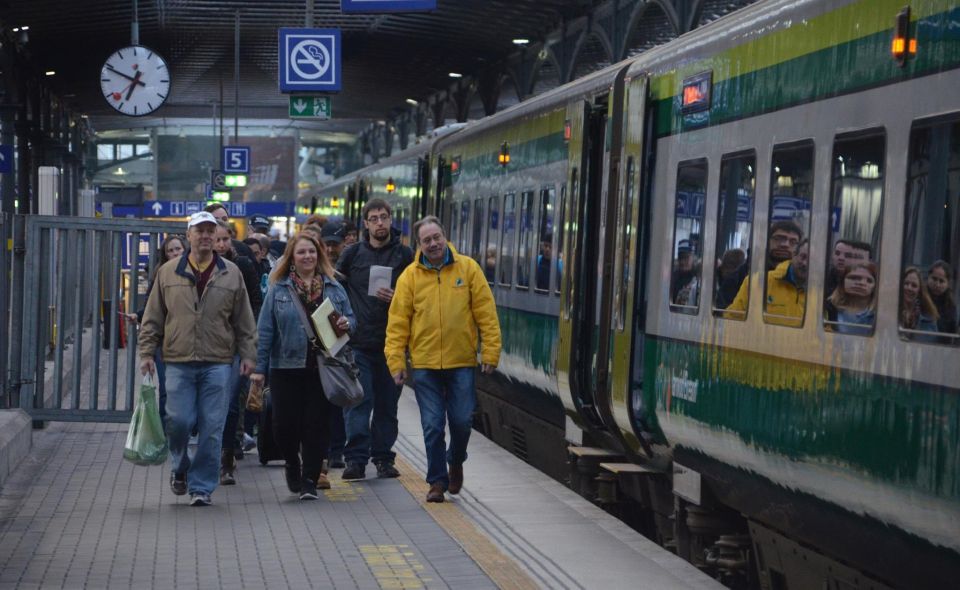 Rail Tour: The Cliffs of Moher & Bunratty Castle Tour - Bunratty Castle and Folk Village