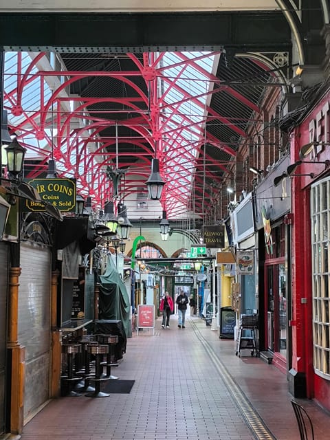 Secret and unusual Dublin: guided walking tour - Dublin Castle and buildings from other centuries