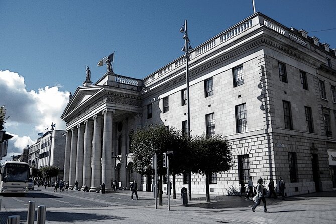 Self-Guided Scavenger Hunt: Dublin Adventure - Weather, footwear, and the practical side of the walk