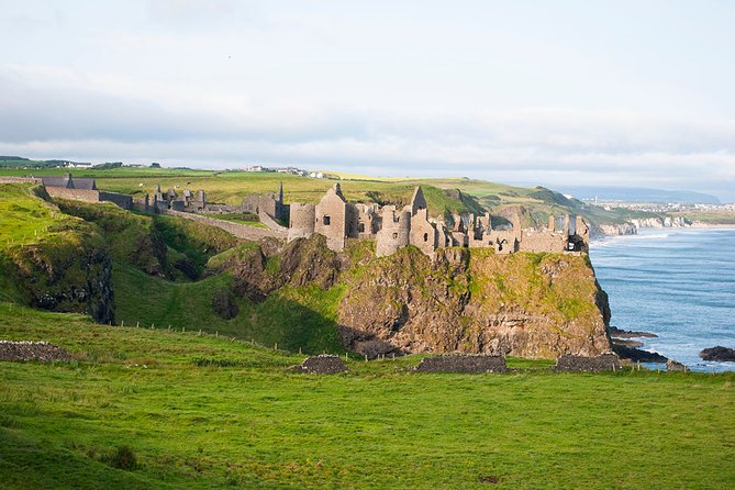 Spanish Belfast And Giants Causeway Tour - The vehicle, group size, and long road hours