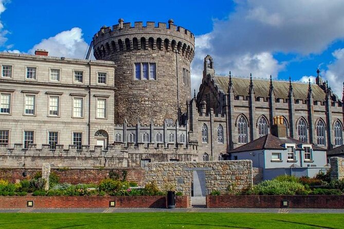 St Patrick's Cathedral, Book of Kells and Dublin Castle Tour - The guides are a major part of the value