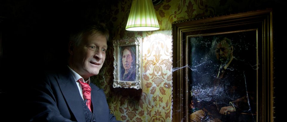 The Dublin Ghostbus Tour - The Hellfire Clubroom starts the night with a sinister twist