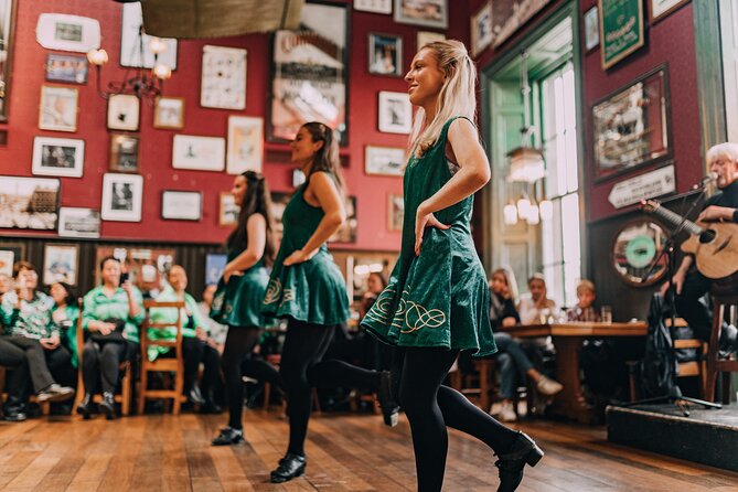 The Irish Dance Party in Dublin - Learning three Irish dances