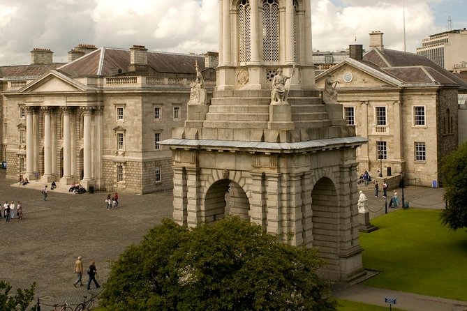 Turtle Bunbury's Dublin: A Self-Guided Audio Tour from a Celebrated Author - Starting beside St Stephen’s Green