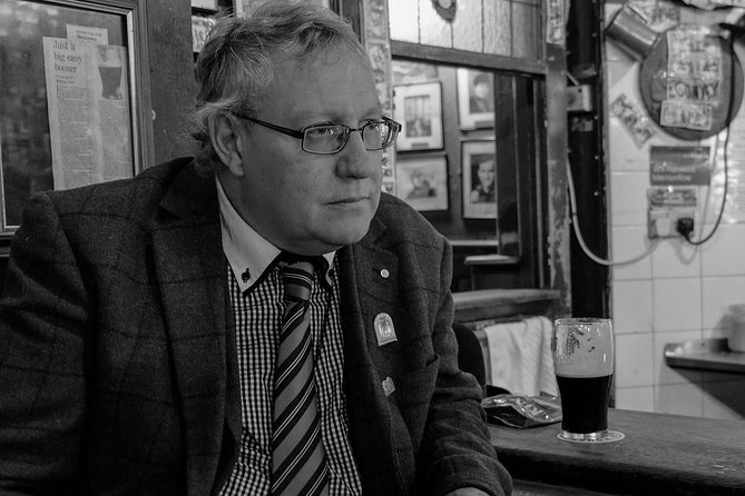 Walking tour in Merrion Square Park - Dublin Rogues Tour - The literary side of Dublin’s past