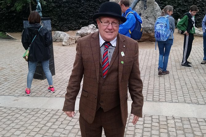 Walking tour in Merrion Square Park with a pint of Guinness Dublin Rogues Tour - Daniel O’Connell, Yeats, Behan, and the wider Irish story