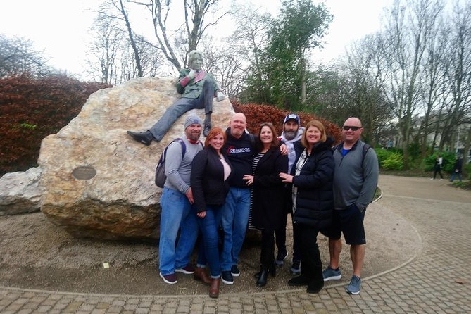 Walking tour in Merrion Square Park with a pint of Guinness Dublin Rogues Tour - Finishing with Guinness at O’Donoghue’s